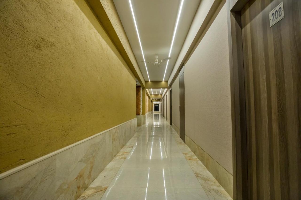 The Thane Club Kültér fotó